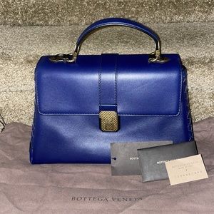Bottega Veneta Atlantic French calfskin piazza bag